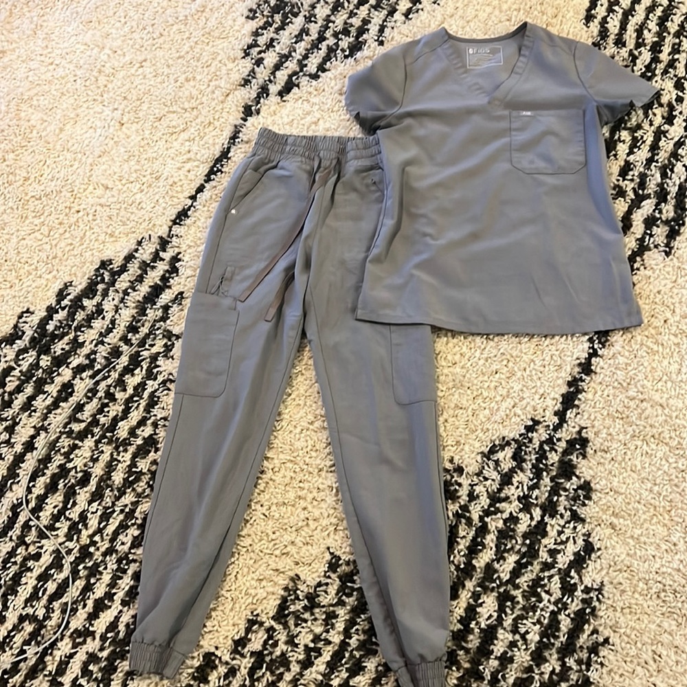 Figs Limited edition dark space gray set